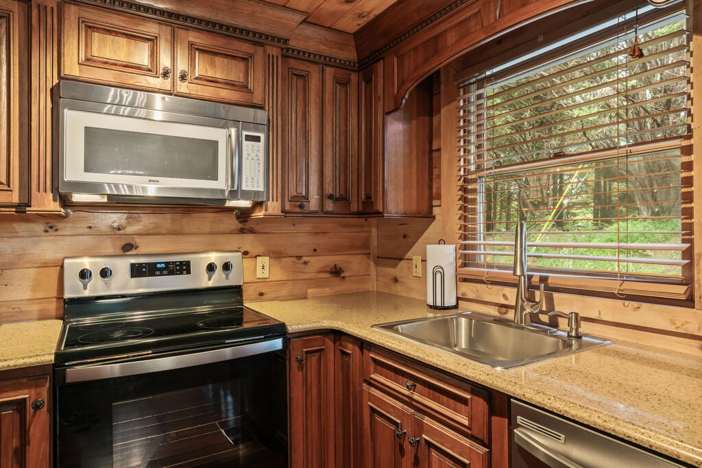 435394 Ellijay Active