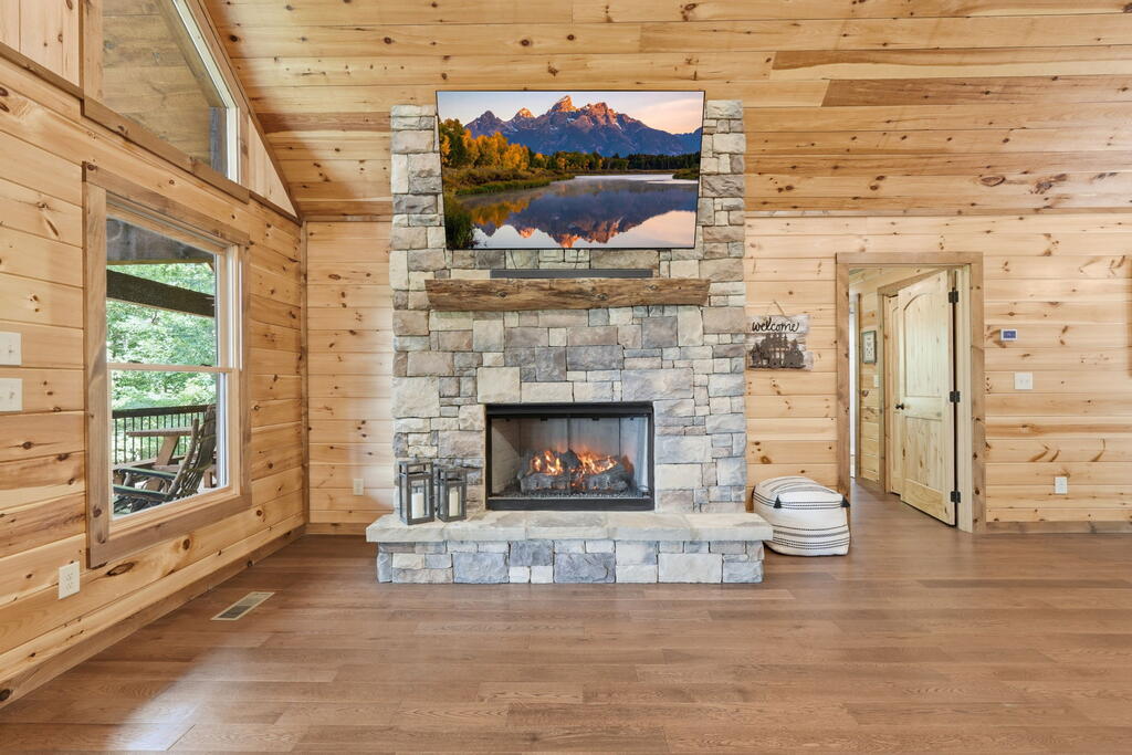 435402 Mineral Bluff Active