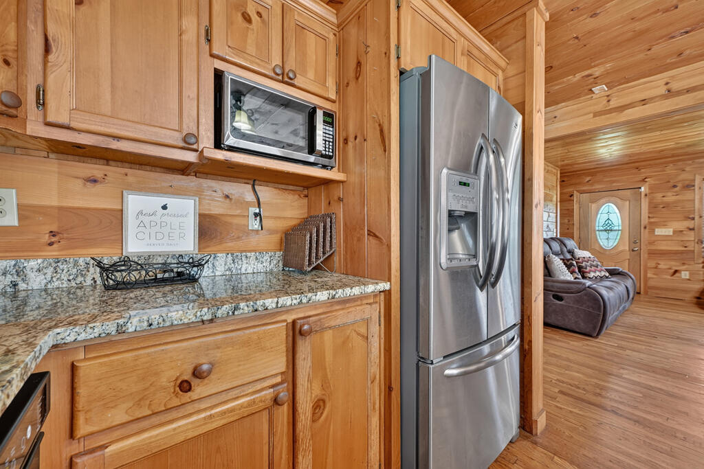 435403 Morganton Active