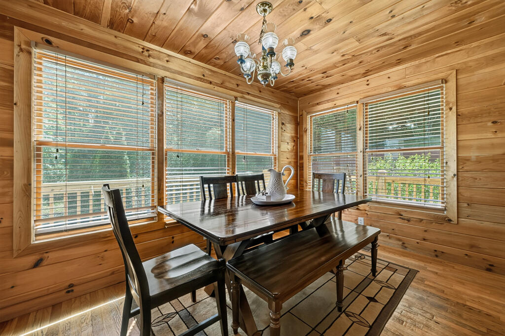 435403 Morganton Active