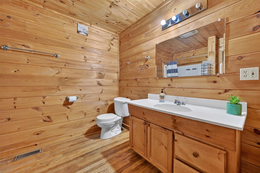 435403 Morganton Active