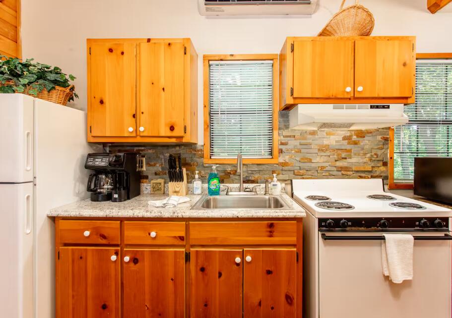 435406 Ellijay Active