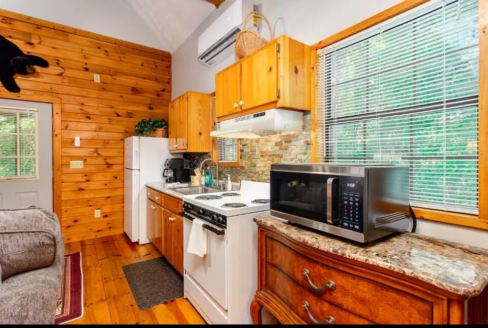 435406 Ellijay Active