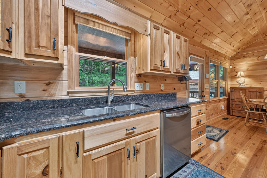 435410 Ellijay Active