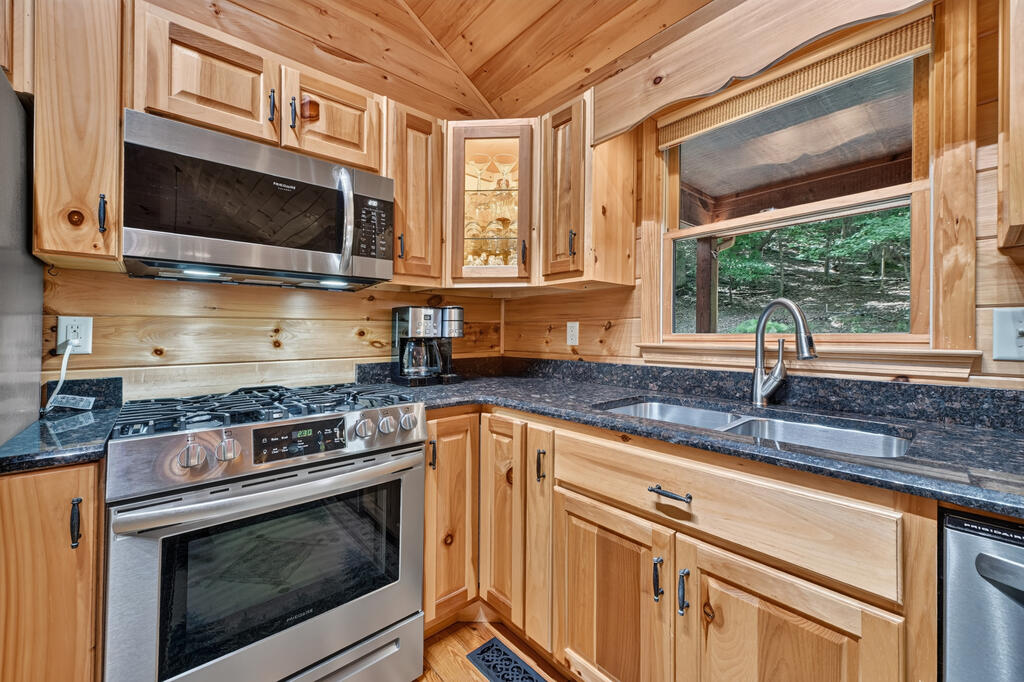 435410 Ellijay Active