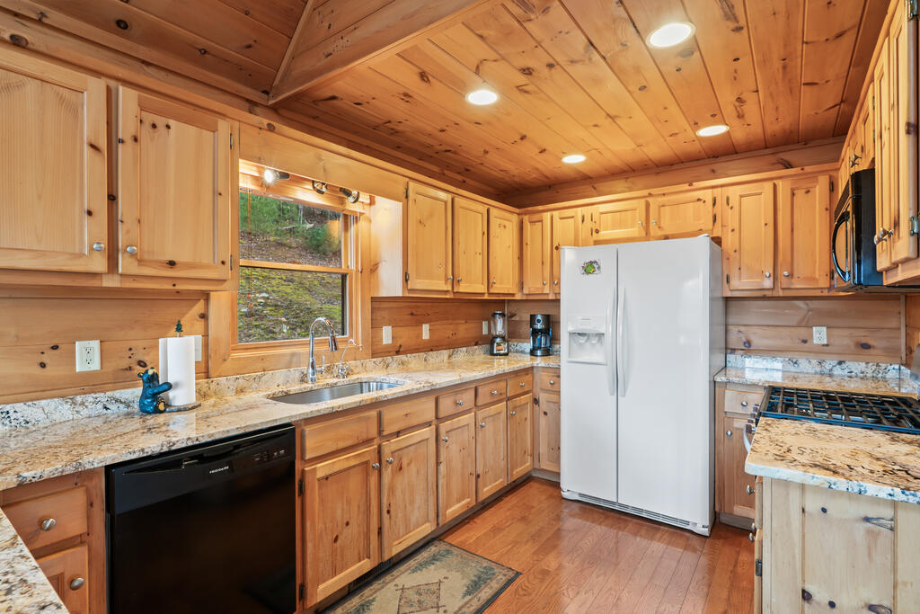 435421 Blue Ridge Active
