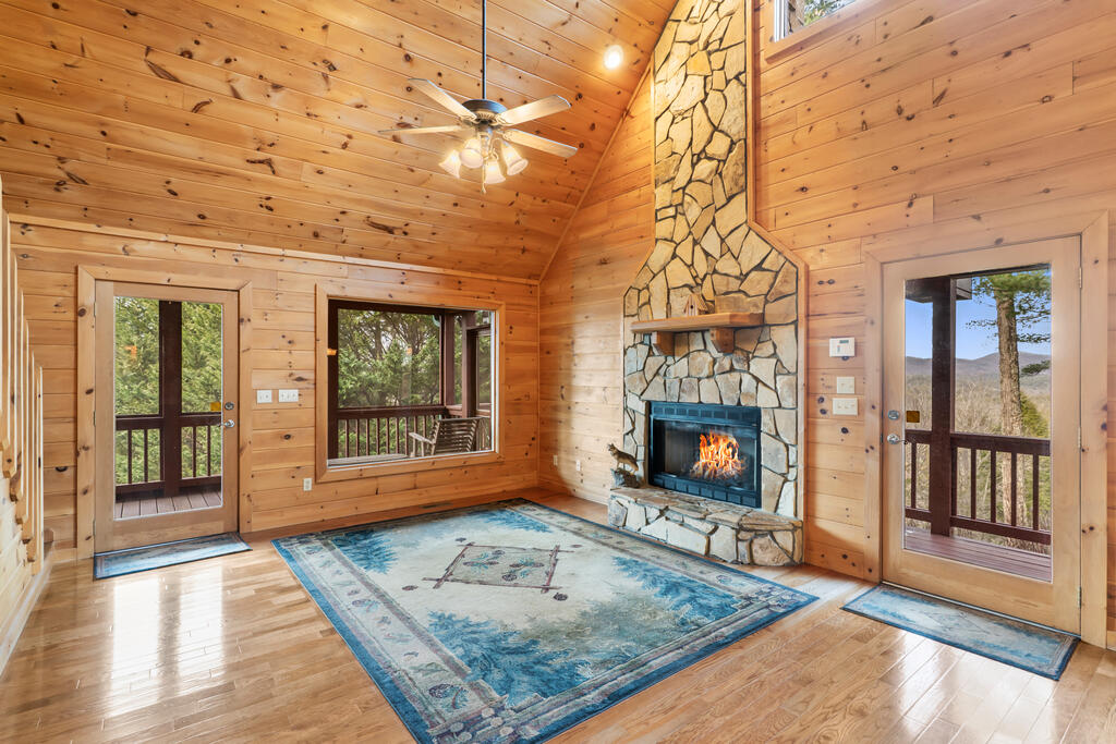 435421 Blue Ridge Active
