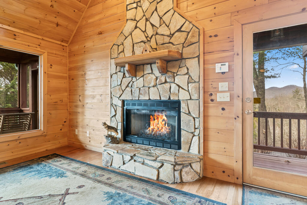 435421 Blue Ridge Active