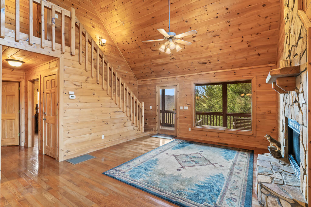 435421 Blue Ridge Active