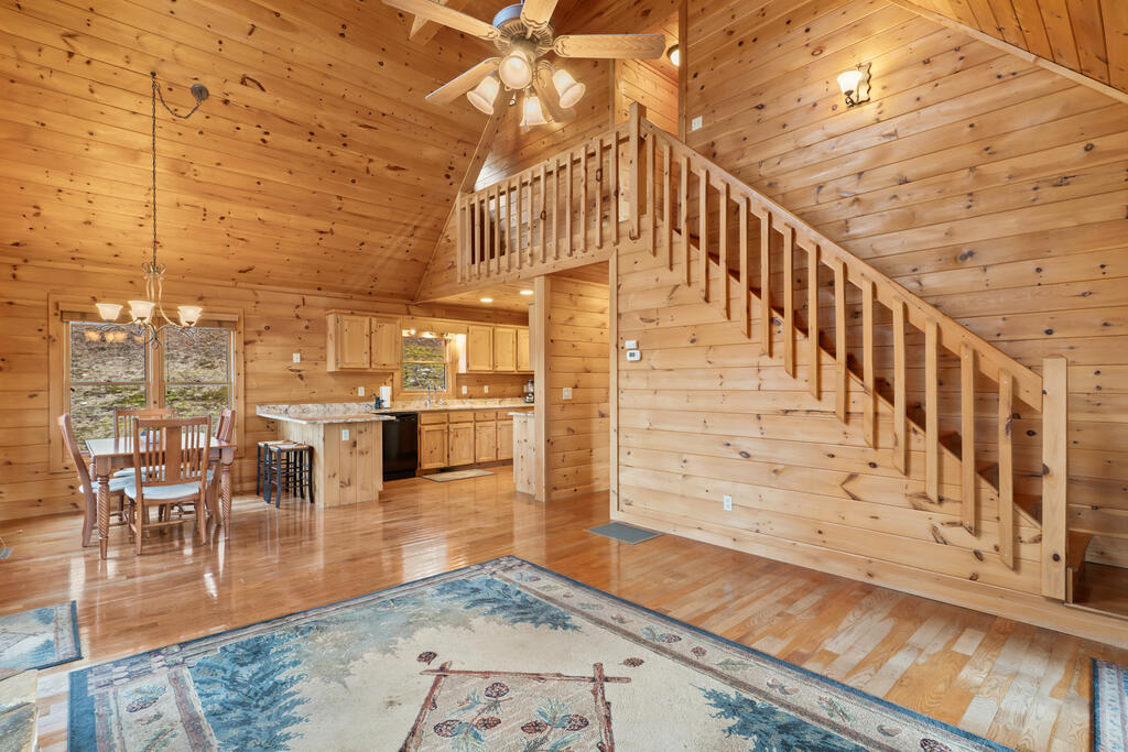 435421 Blue Ridge Active