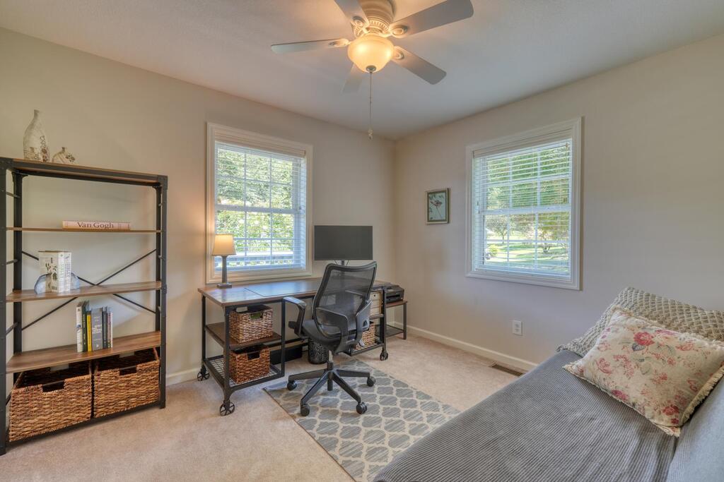 435423 Hayesville Active