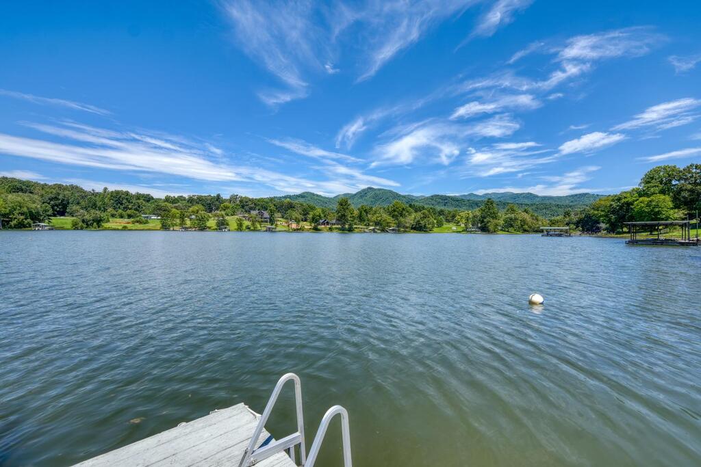 435423 Hayesville Active