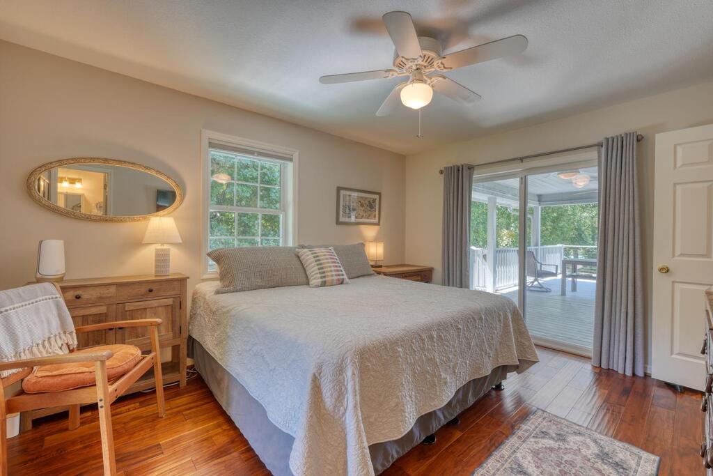 435423 Hayesville Active