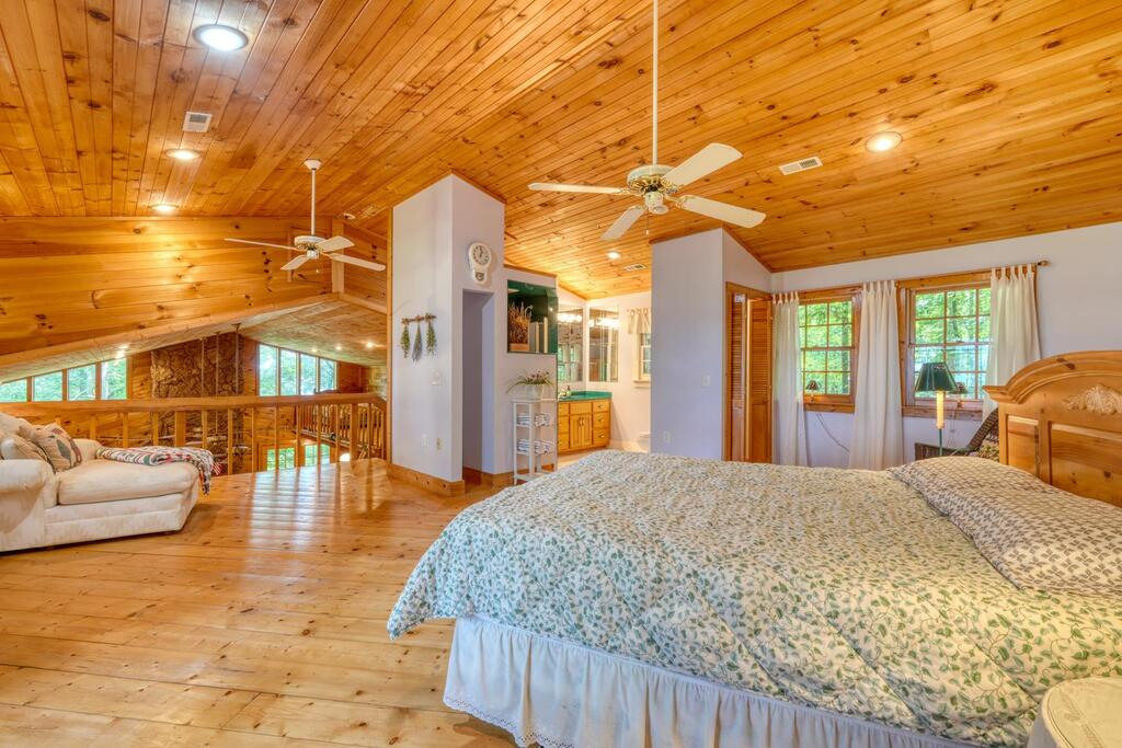 435437 Hiawassee Active