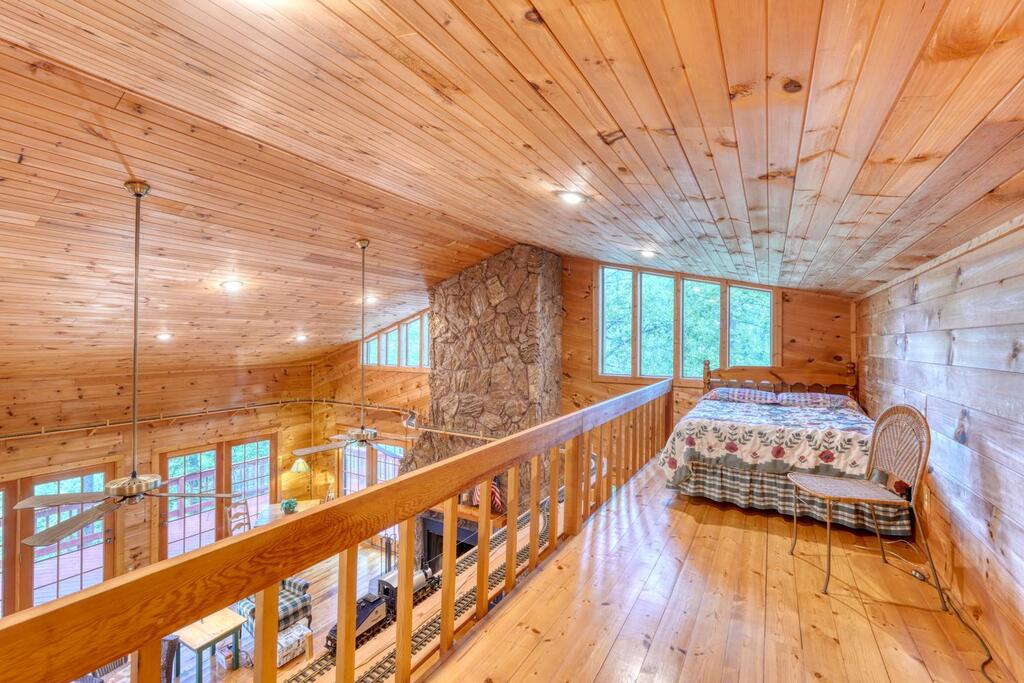 435437 Hiawassee Active
