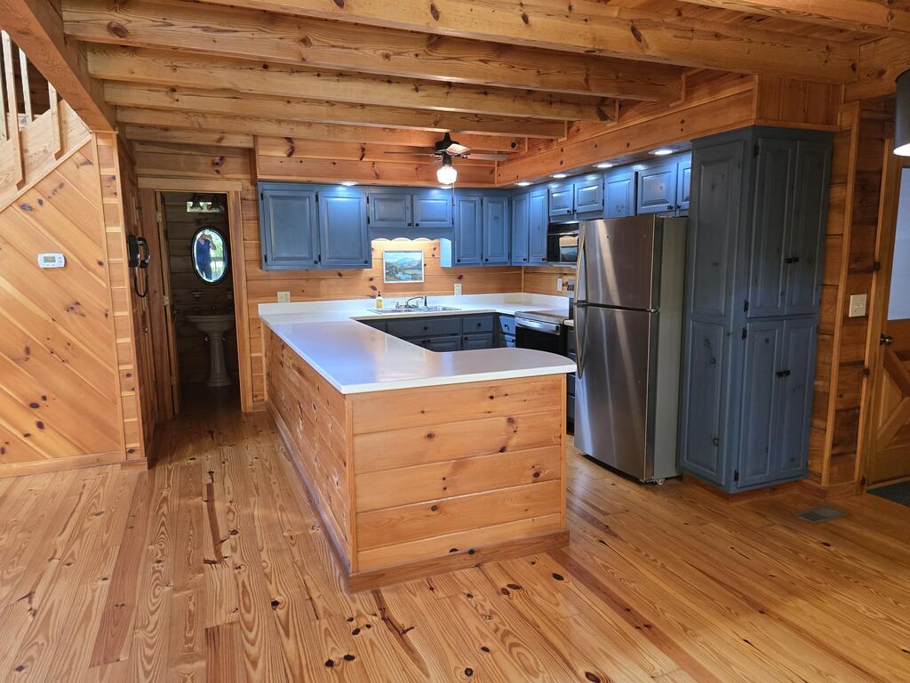 435455 Blue Ridge Active