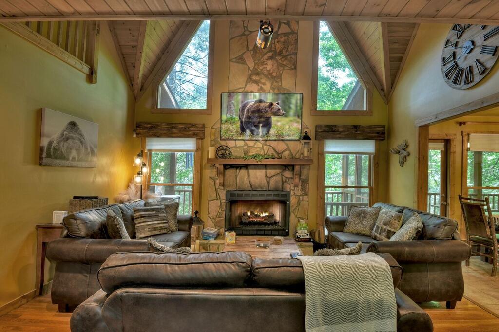 435461 Ellijay Active