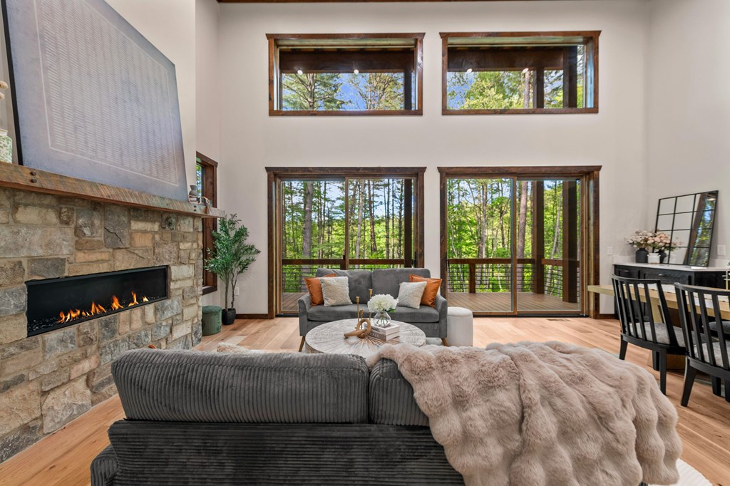 435477 Blue Ridge Active