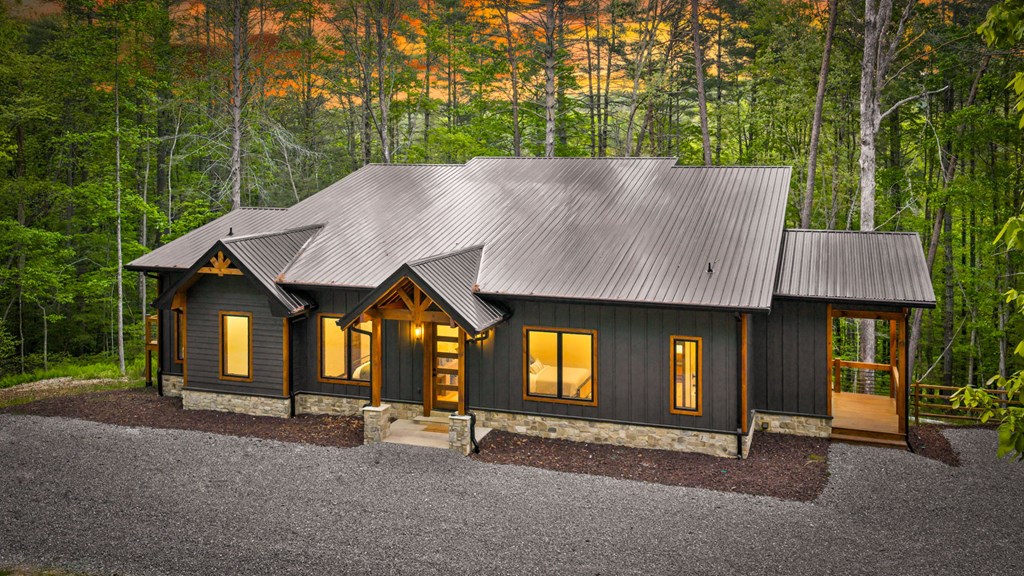 435477 Blue Ridge Active