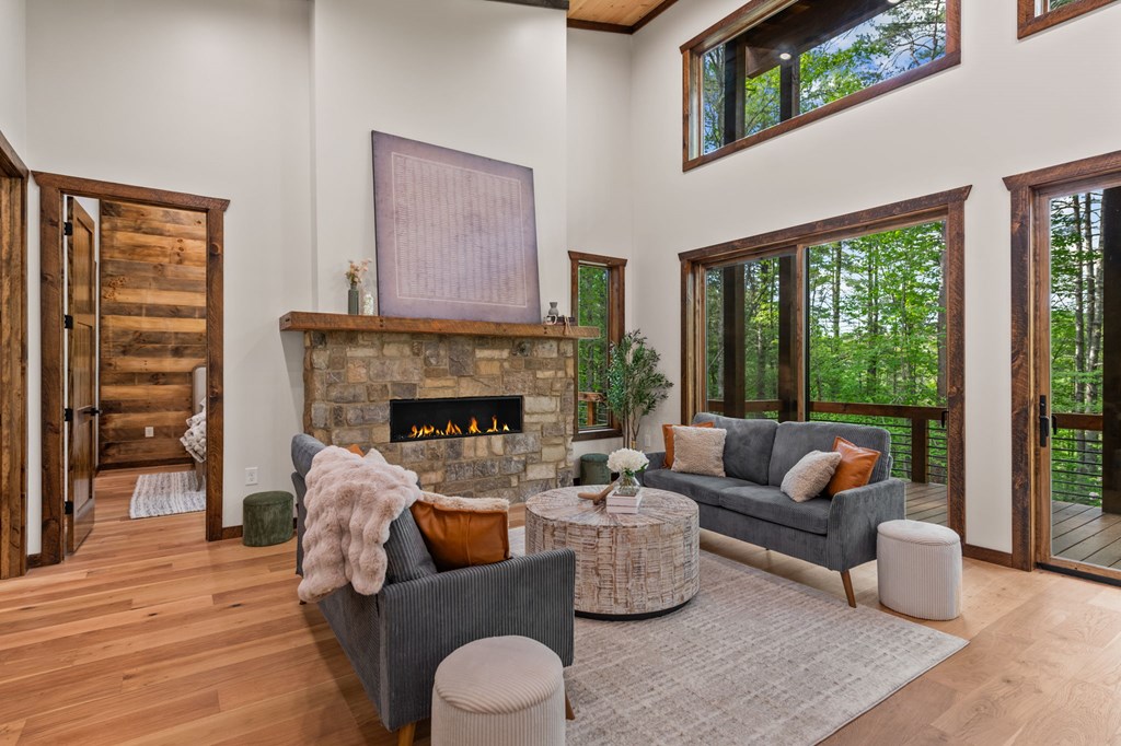 435477 Blue Ridge Active