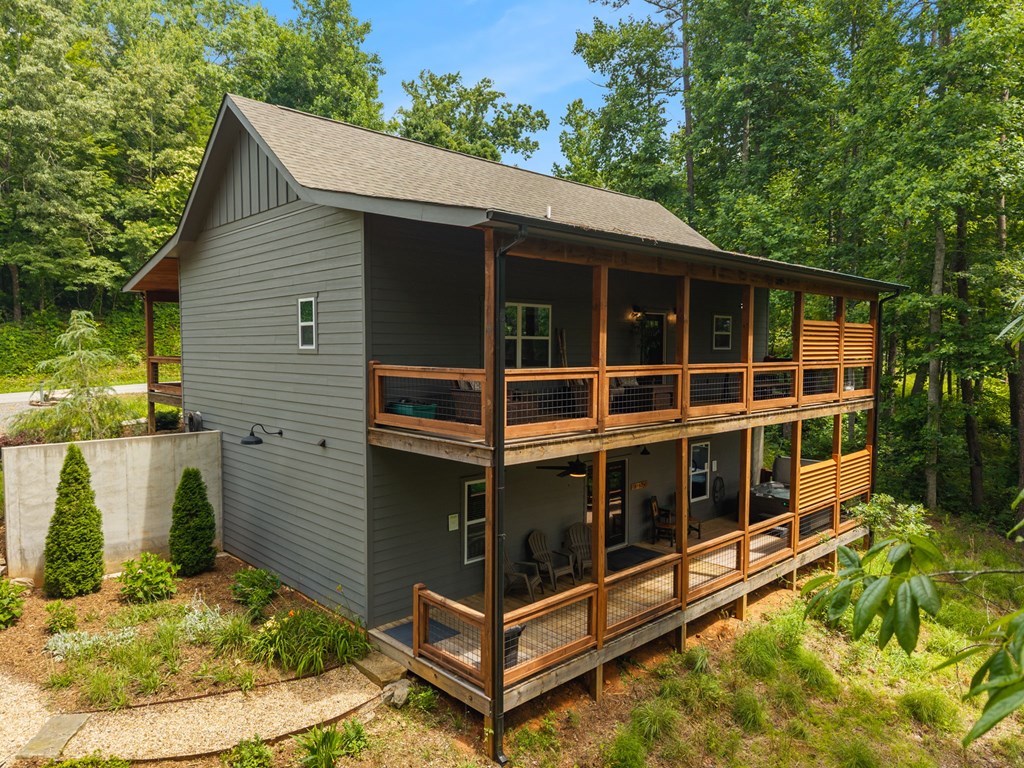 435526 Blue Ridge Active
