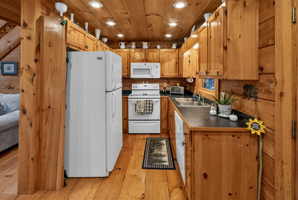 435554 Morganton Active