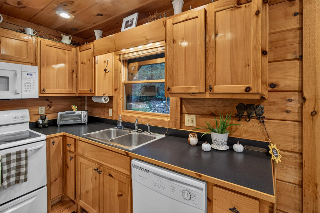 435554 Morganton Active