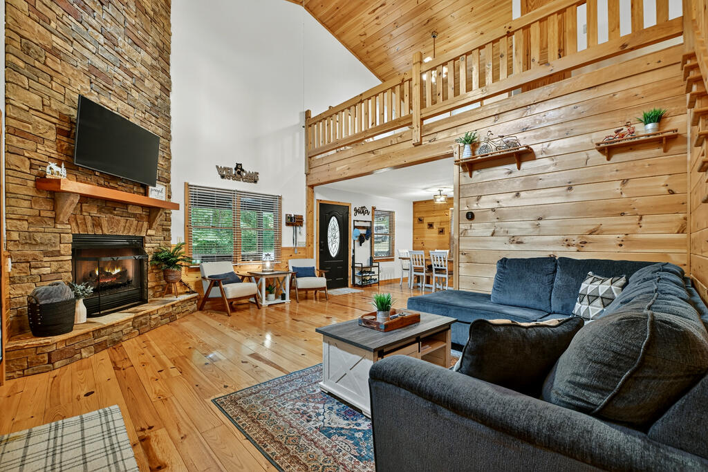 435569 Ellijay Active