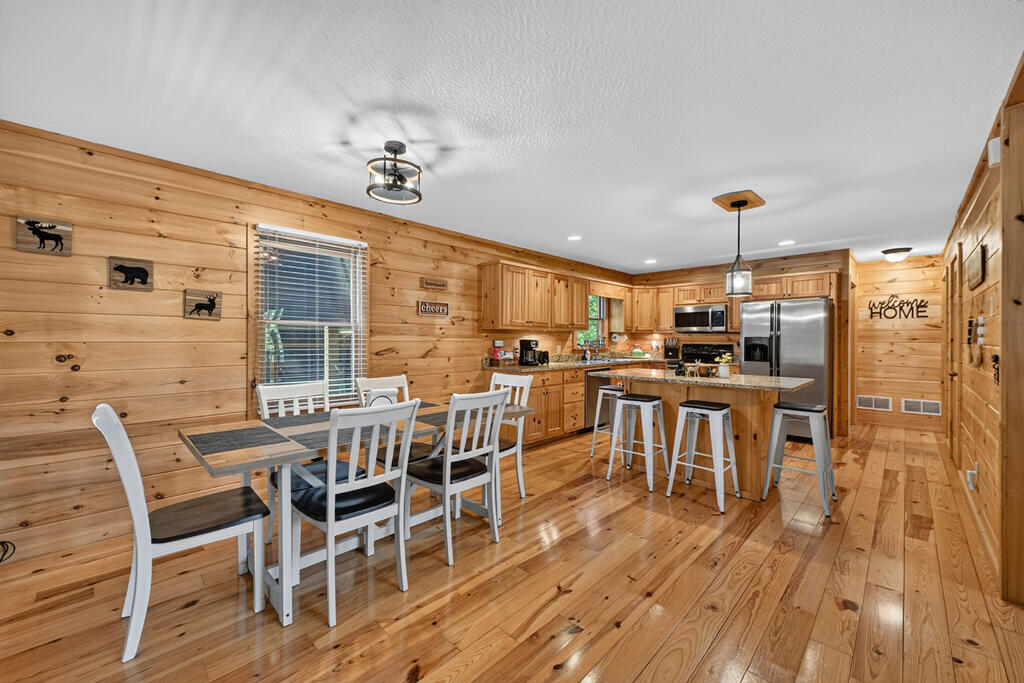 435569 Ellijay Active
