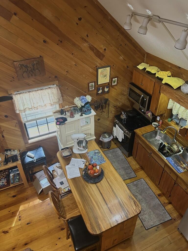 435578 Hiawassee Active