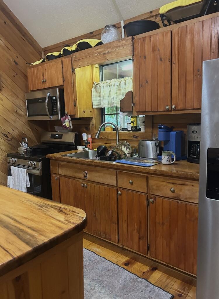 435578 Hiawassee Active
