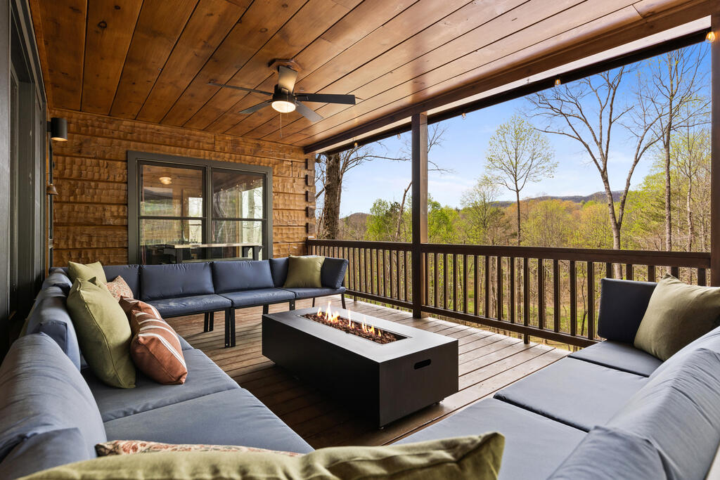 435584 Blue Ridge Active