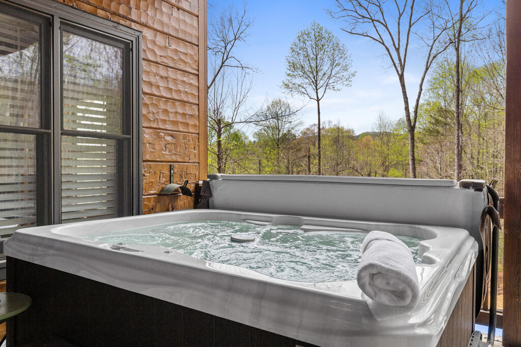 435584 Blue Ridge Active