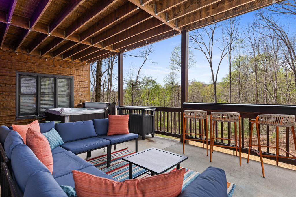 435584 Blue Ridge Active
