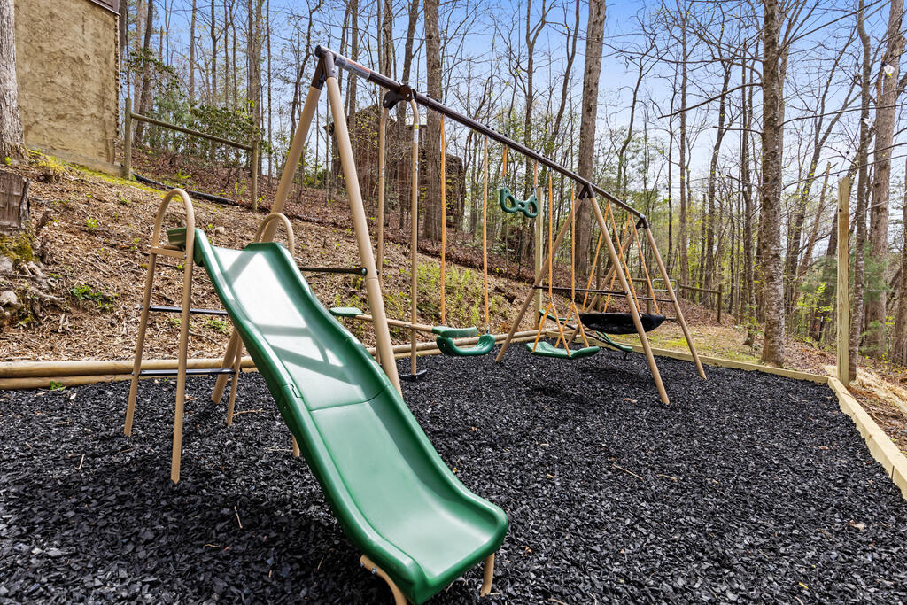 435584 Blue Ridge Active