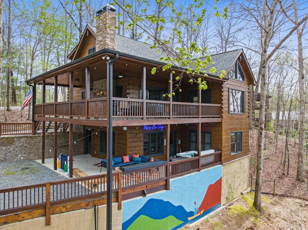 435584 Blue Ridge Active