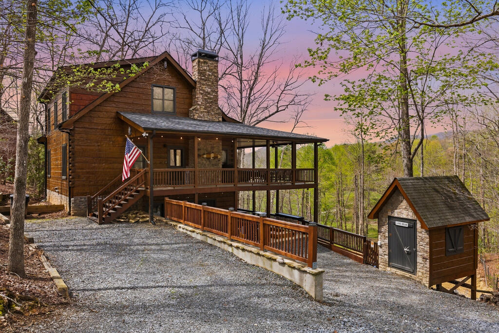 435584 Blue Ridge Active