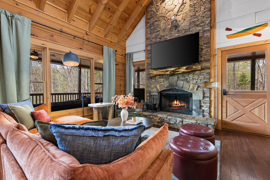 435584 Blue Ridge Active