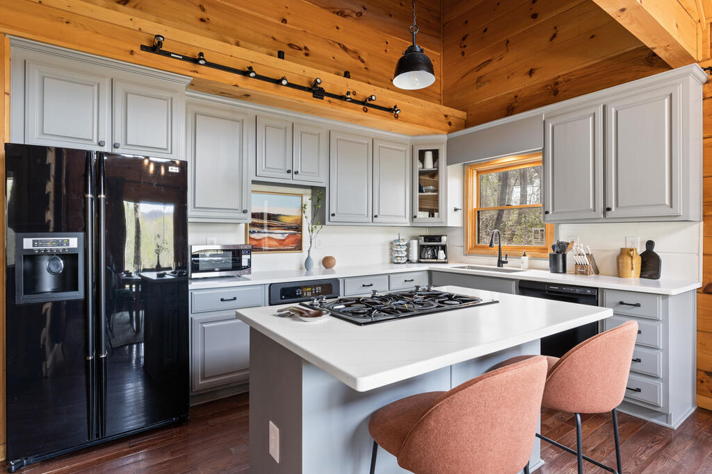 435584 Blue Ridge Active