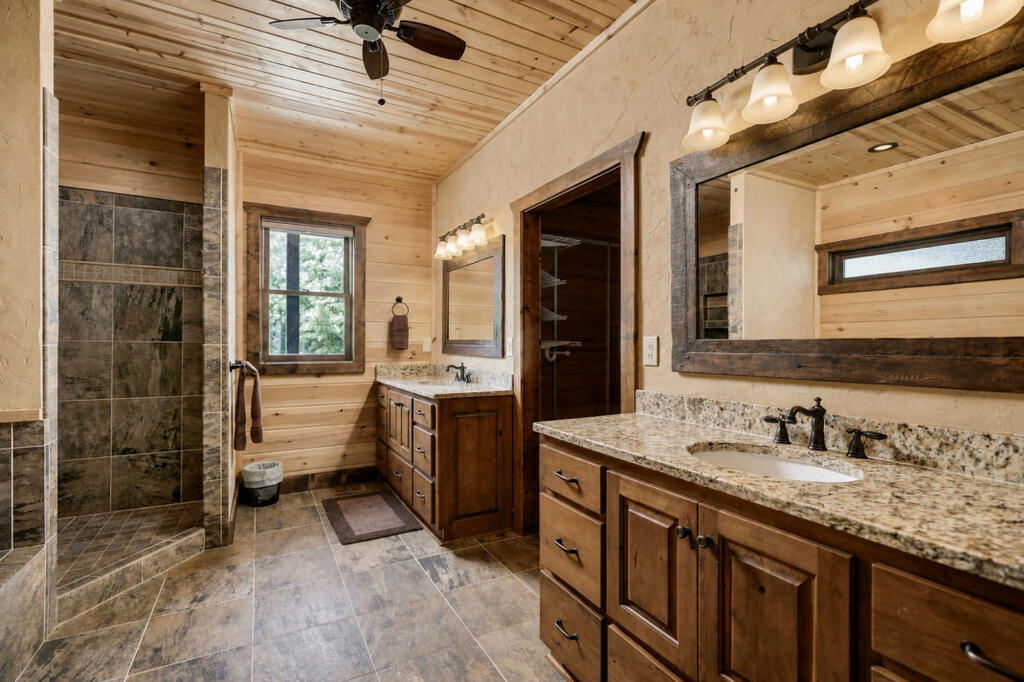 435586 Blue Ridge Active