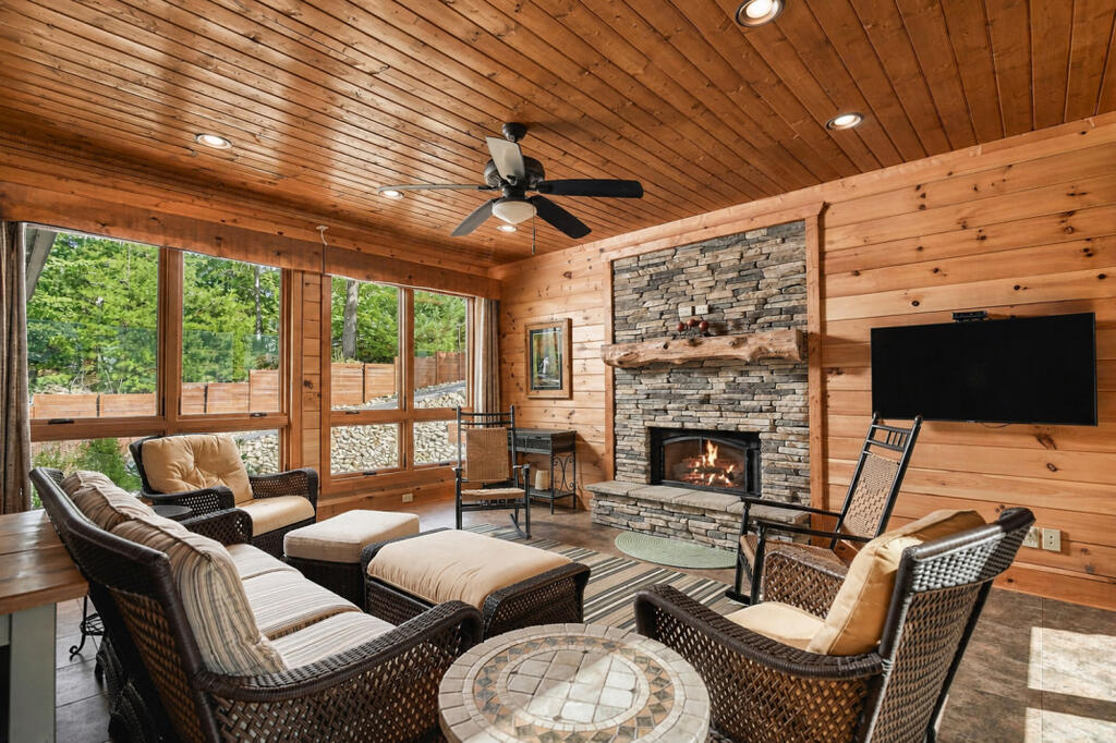 435586 Blue Ridge Active