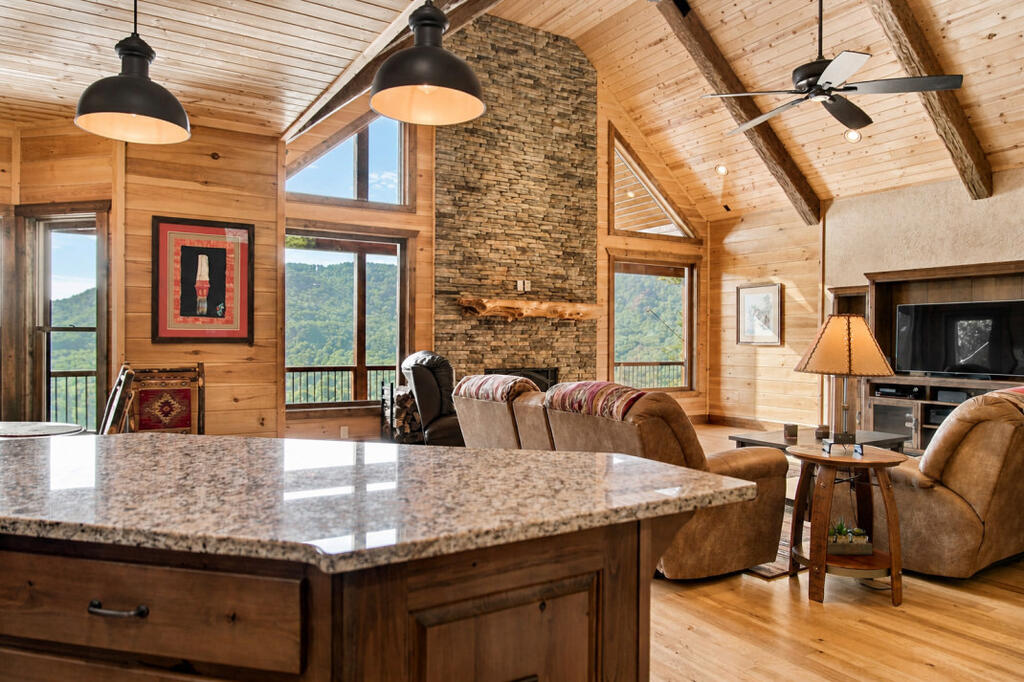 435586 Blue Ridge Active