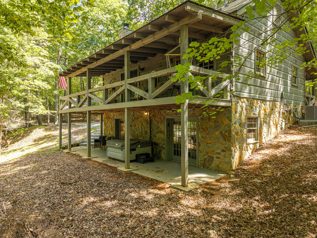 435614 Blue Ridge Active