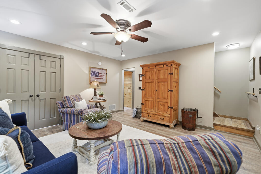 435614 Blue Ridge Active