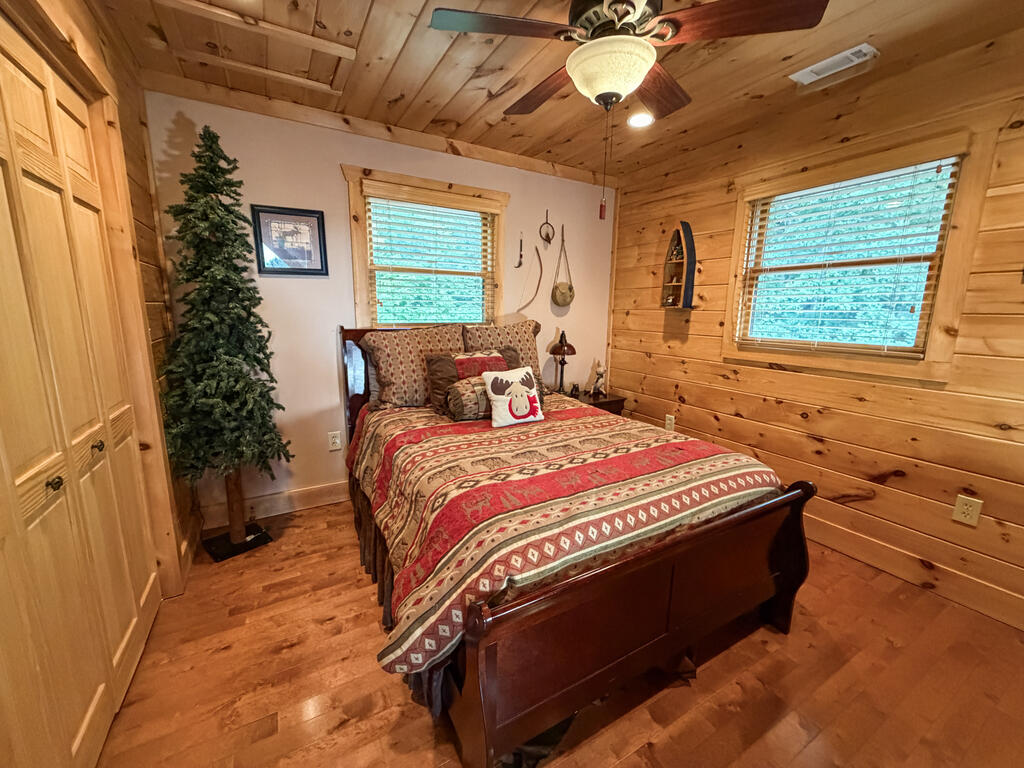435639 Morganton Active