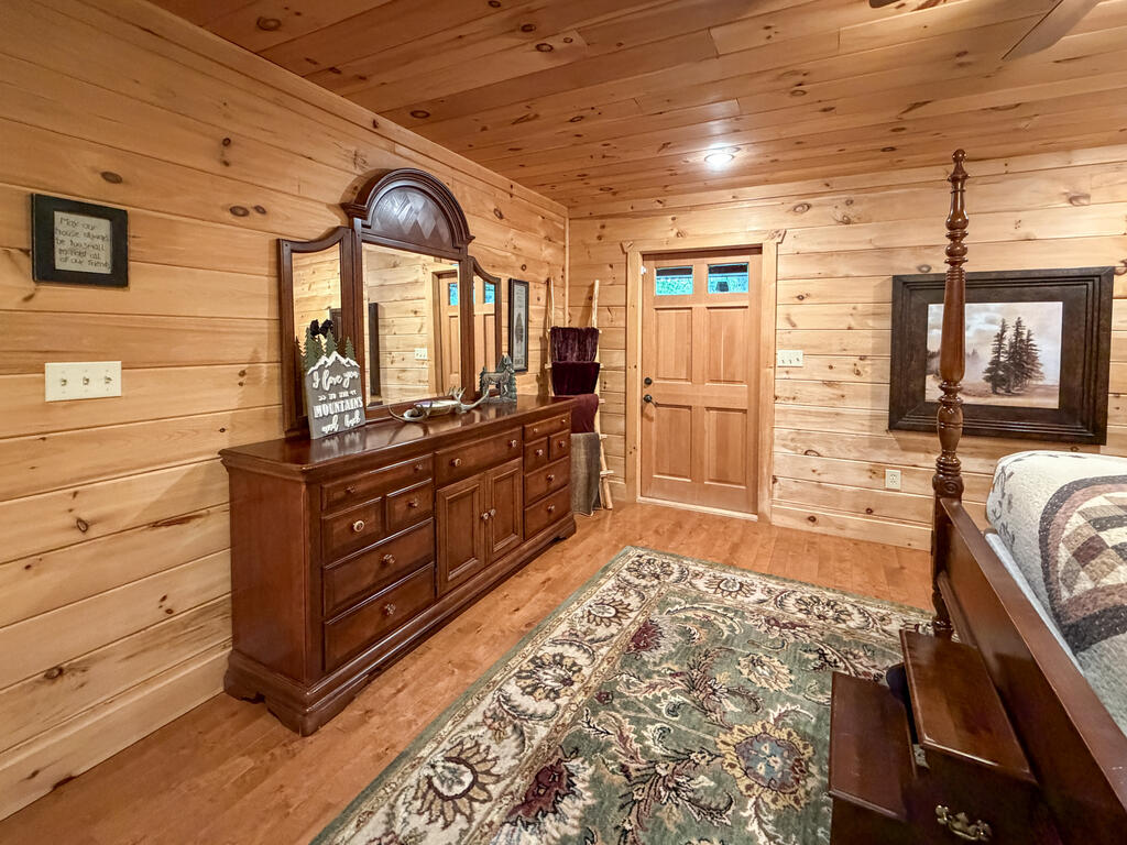 435639 Morganton Active