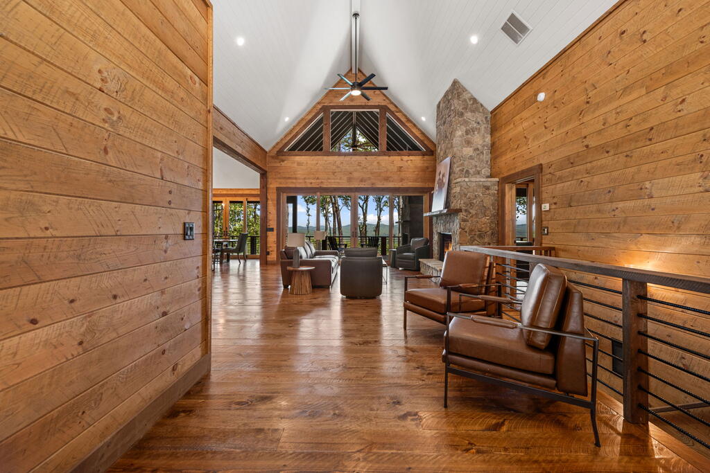435652 Morganton Active