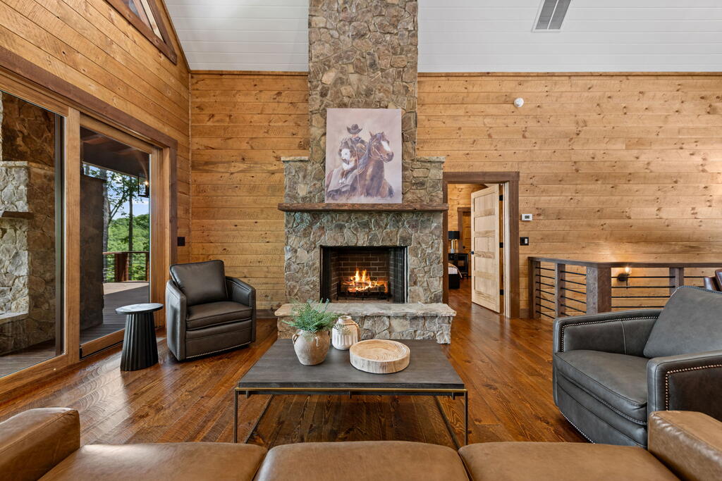 435652 Morganton Active