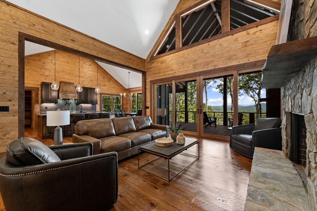 435652 Morganton Active