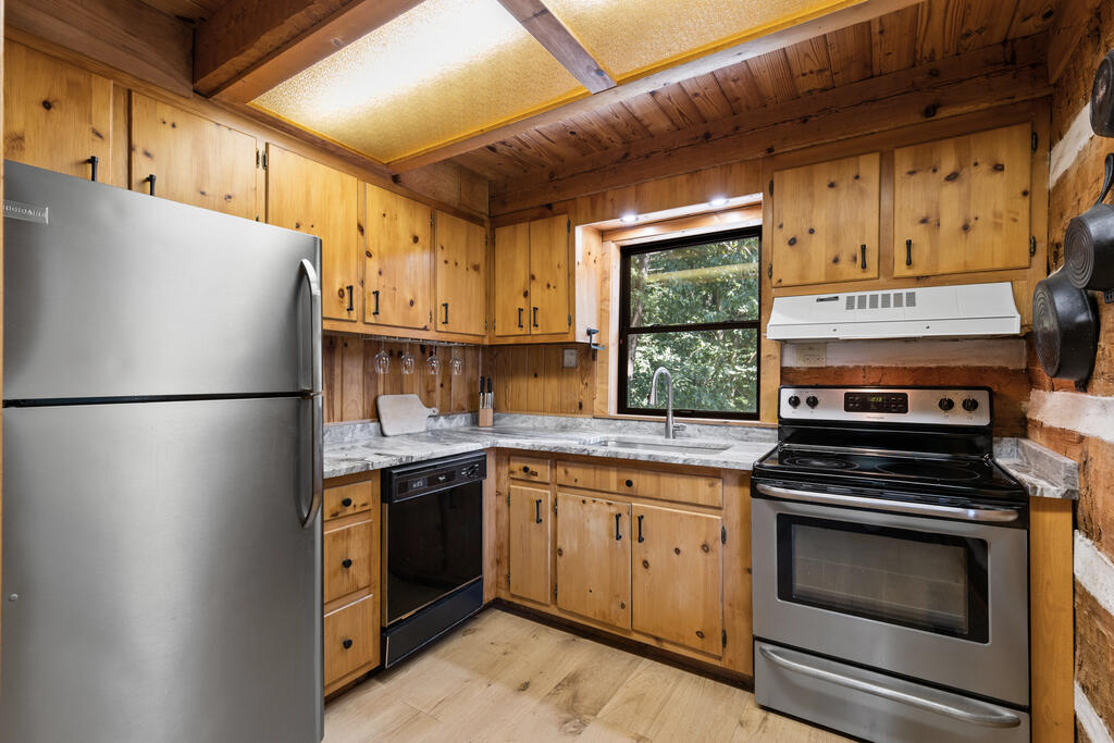 435660 Ellijay Active
